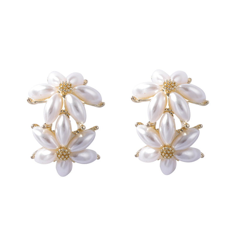 Romantic Pearl Earring for Special Moments