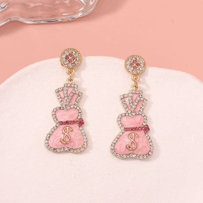 Charming Earring for Any Occasion