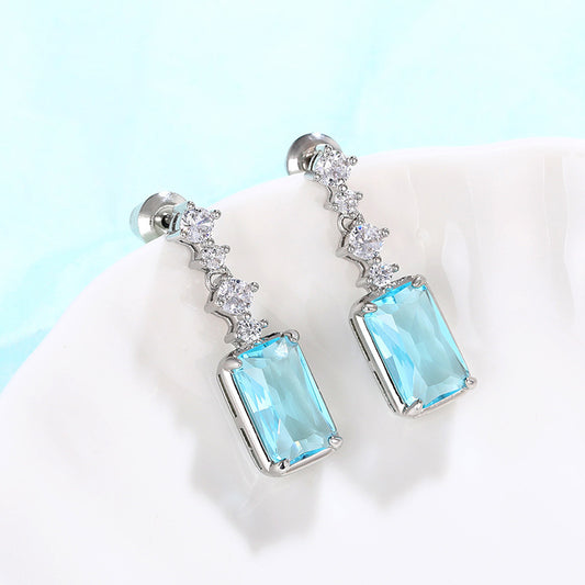 Charming Earring for Any Occasion