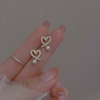 Romantic Pearl Earring for Special Moments