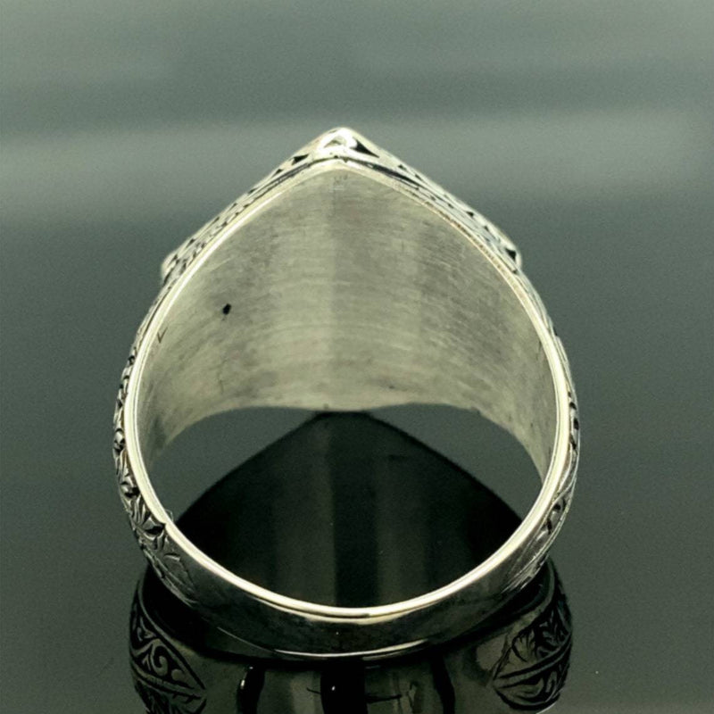 Classic Ring with Timeless Appeal