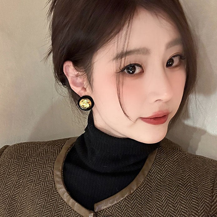 Classic Earring with Timeless Appeal