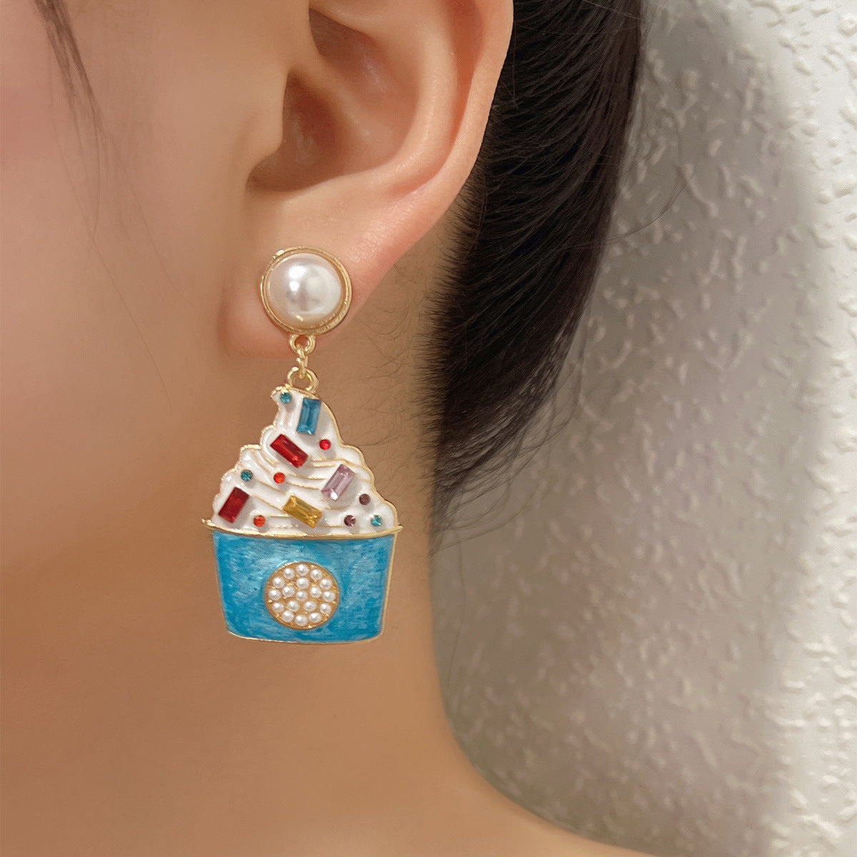 Charming Pearl Earring for Any Occasion
