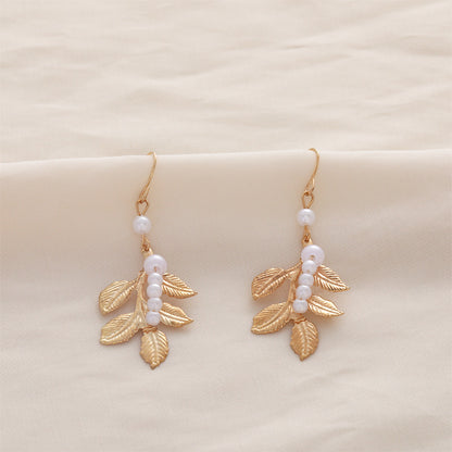 Classic Pearl Earring with Timeless Appeal