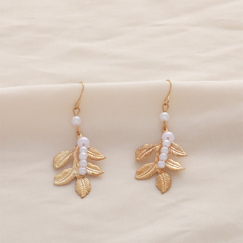 Classic Pearl Earring with Timeless Appeal