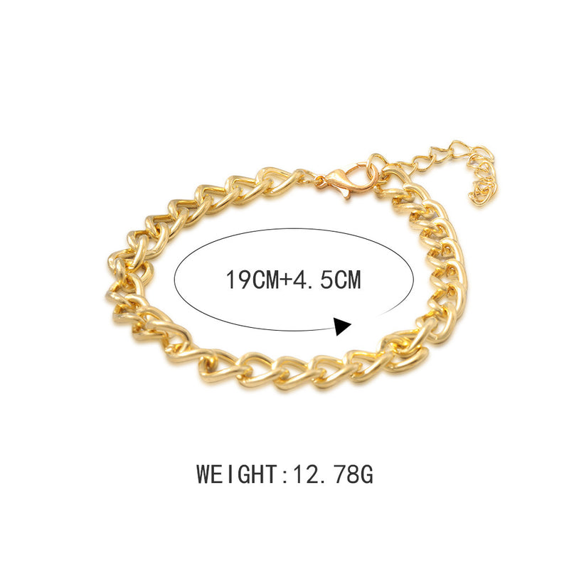 Romantic Gold Bracelet for Special Moments