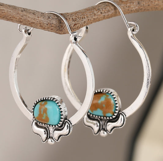 Charming Earring for Any Occasion