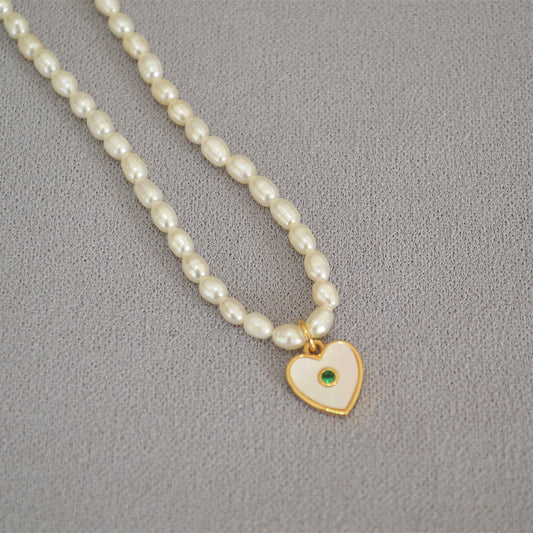 Beautiful Pearl Necklace with Unique Style