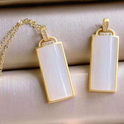 Beautiful Silver Necklace with Unique Style