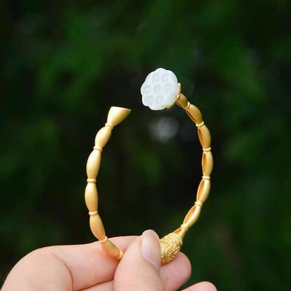 Romantic Gold Bracelet for Special Moments