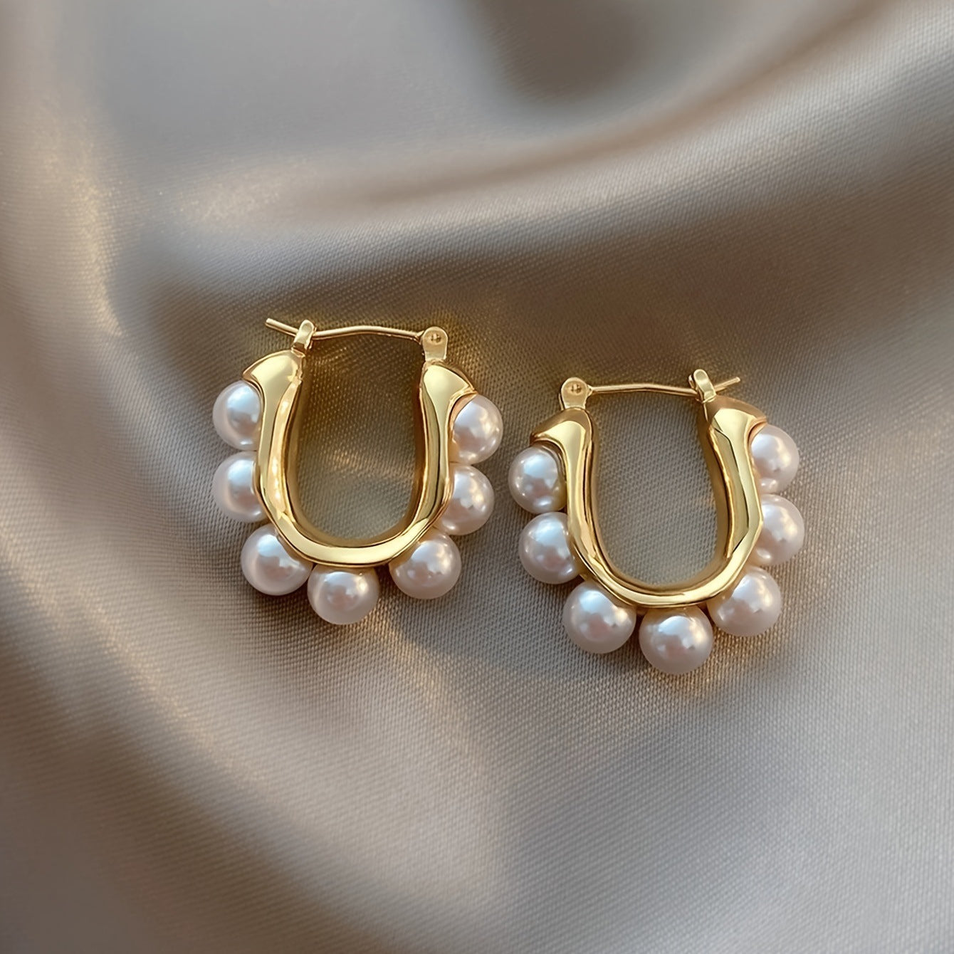 Beautiful Pearl Earring with Unique Style
