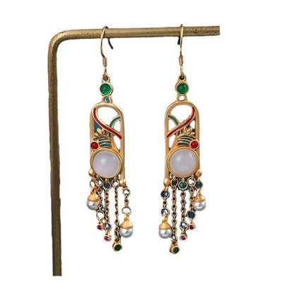 Classic Gold Earring with Timeless Appeal
