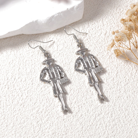Classic Gold Earring with Timeless Appeal