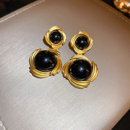 Elegant Gold Earring for Every Occasion
