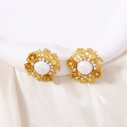 Beautiful Pearl Earring with Unique Style