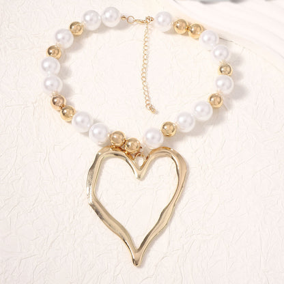 Classic Pearl Necklace with Timeless Appeal