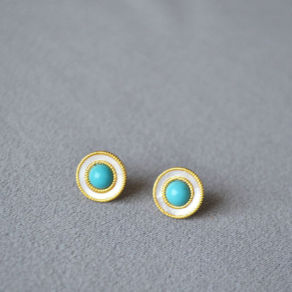 Beautiful Gold Earring with Unique Style