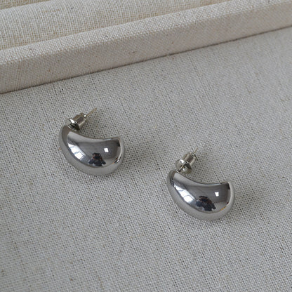 Delicate Artisan Gold Earring