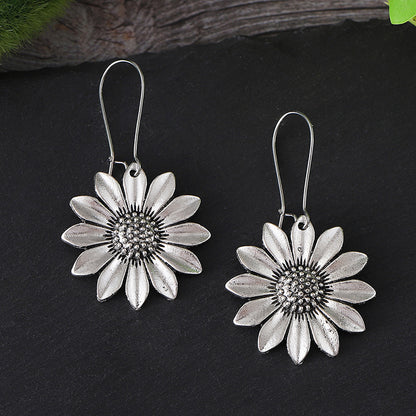 Romantic Gold Earring for Special Moments