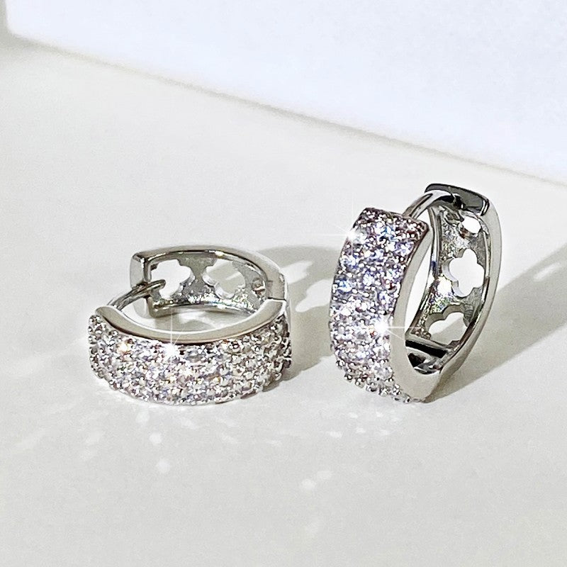 Charming Piece for Any Occasion