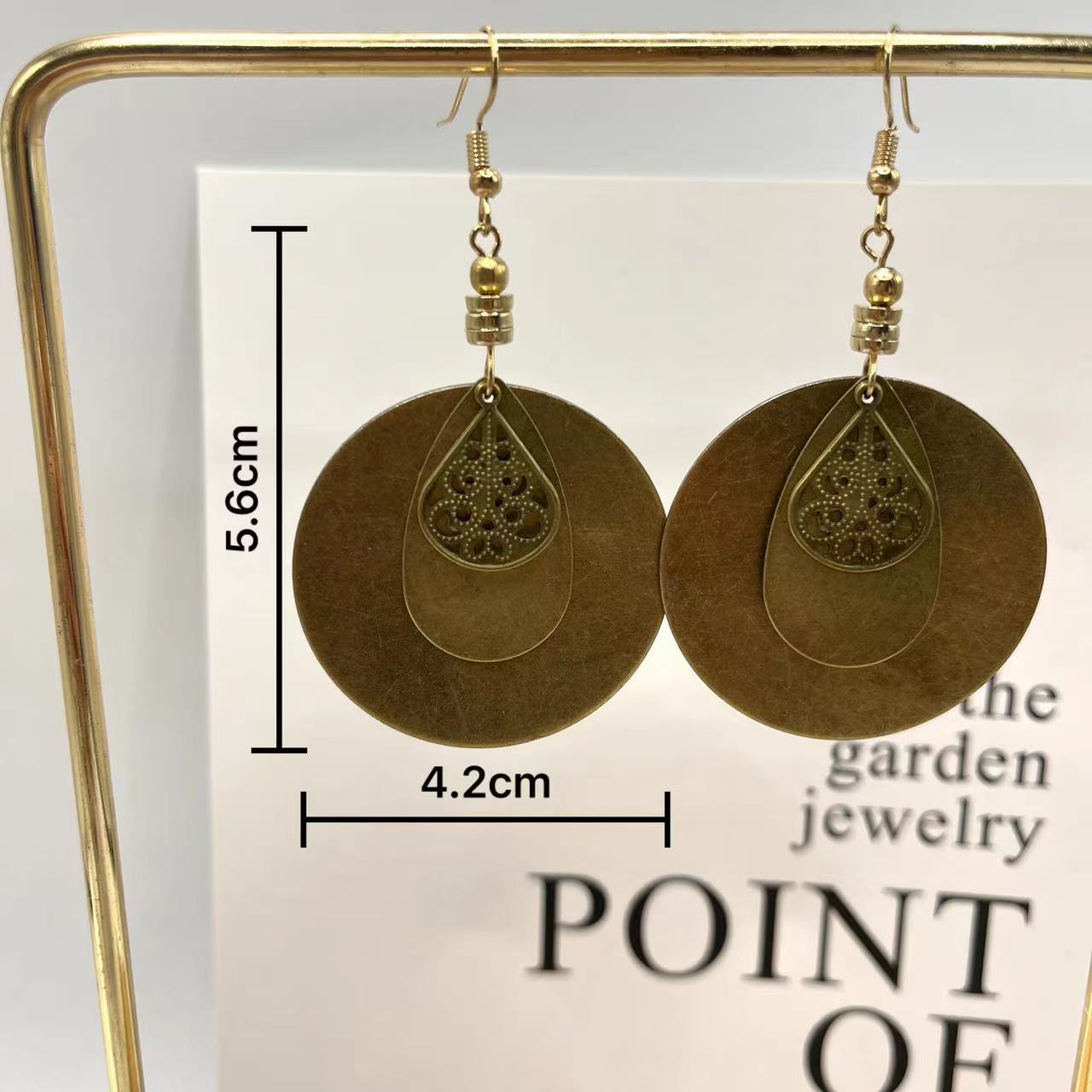 Charming Earring for Any Occasion