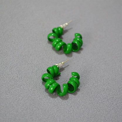 Classic Gold Earring with Timeless Appeal