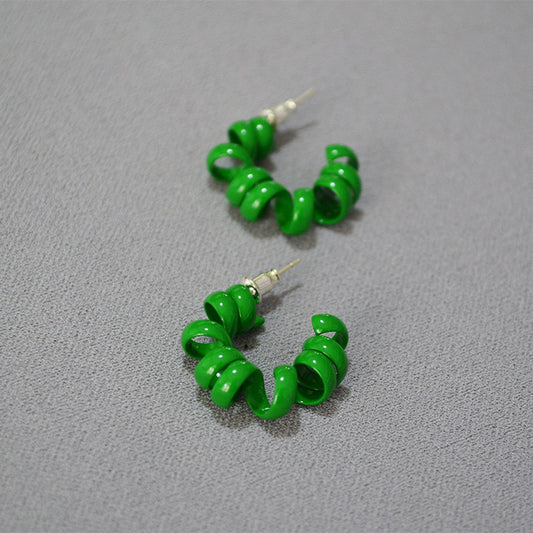 Classic Gold Earring with Timeless Appeal