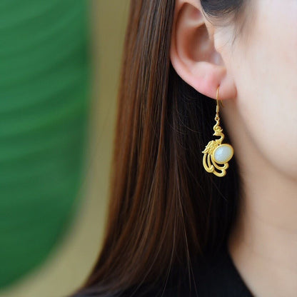 Classic Gold Earring with Timeless Appeal