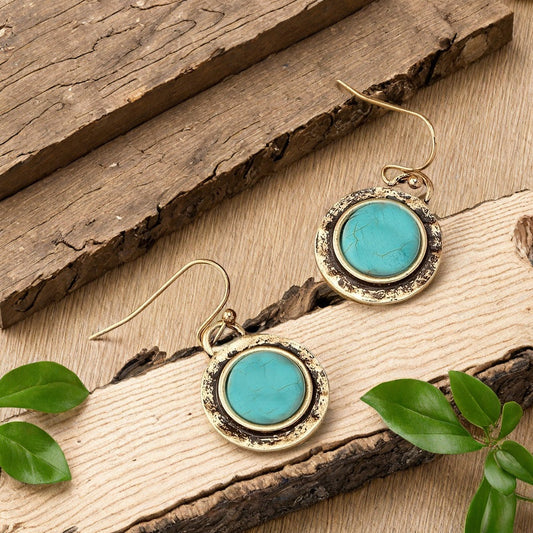 Classic Gold Earring with Timeless Appeal