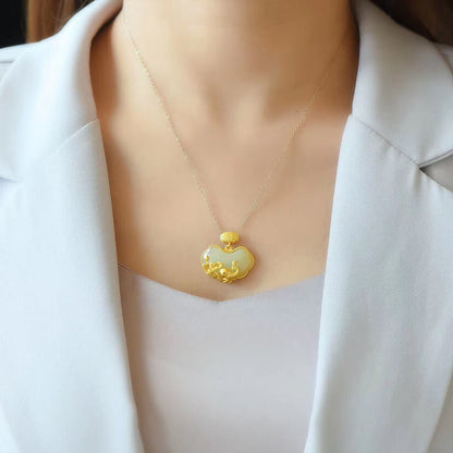 Charming Silver Necklace for Any Occasion