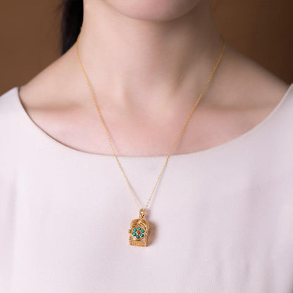 Romantic Gold Necklace for Special Moments