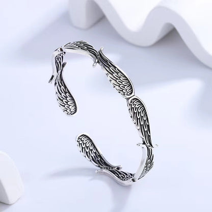 Classic Silver Bracelet with Timeless Appeal
