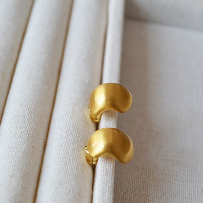 Elegant Gold Earring for Every Occasion