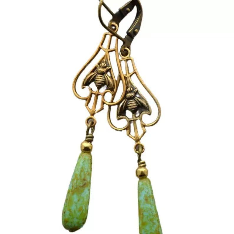 Classic Gold Earring with Timeless Appeal