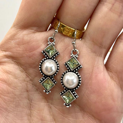 Charming Pearl Earring for Any Occasion