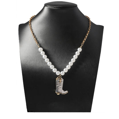 Beautiful Pearl Necklace with Unique Style