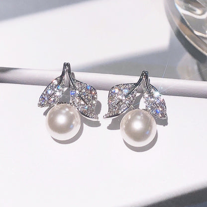 Classic Pearl Earring with Timeless Appeal