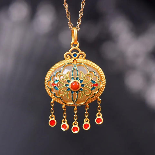 Beautiful Gold Set with Unique Style