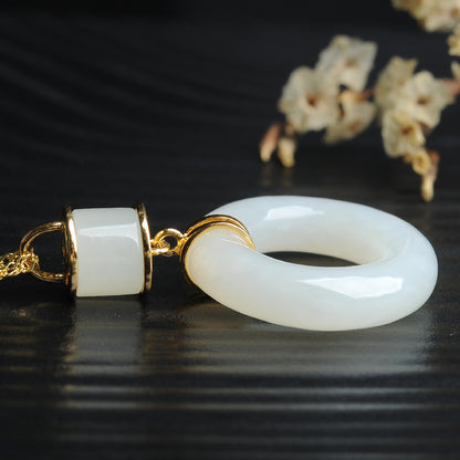 Beautiful Gold Necklace with Unique Style