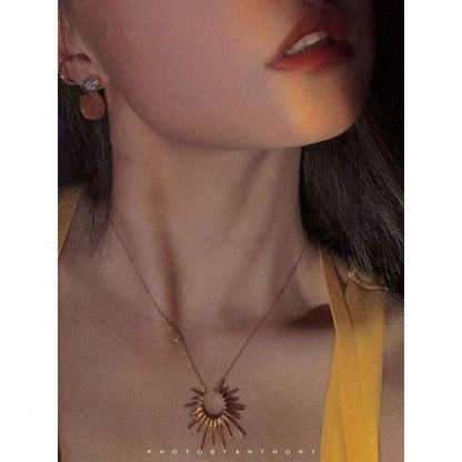 Stunning Gold Necklace for Daily Wear