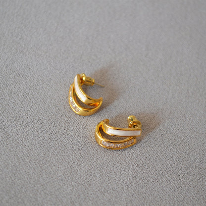 Romantic Silver Earring for Special Moments