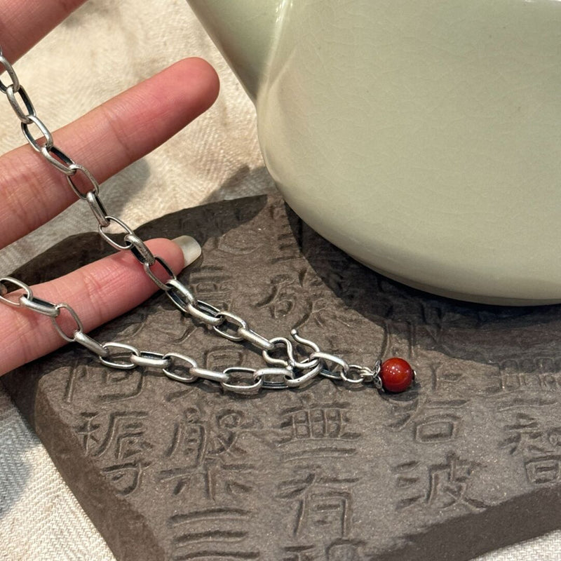 Classic Silver Necklace with Timeless Appeal