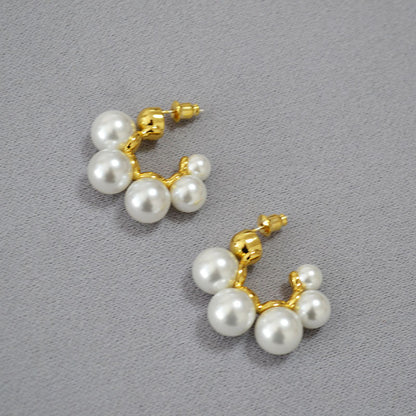 Charming Gold Earring for Any Occasion