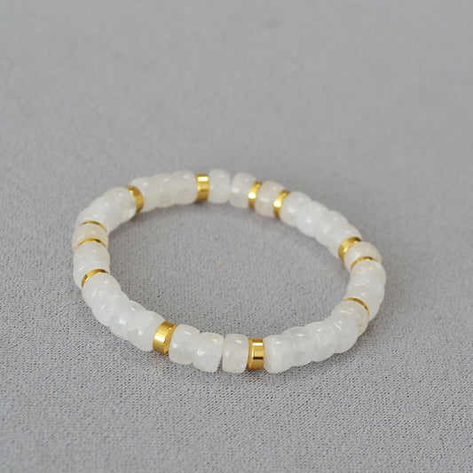 Classic Gold Bracelet with Timeless Appeal
