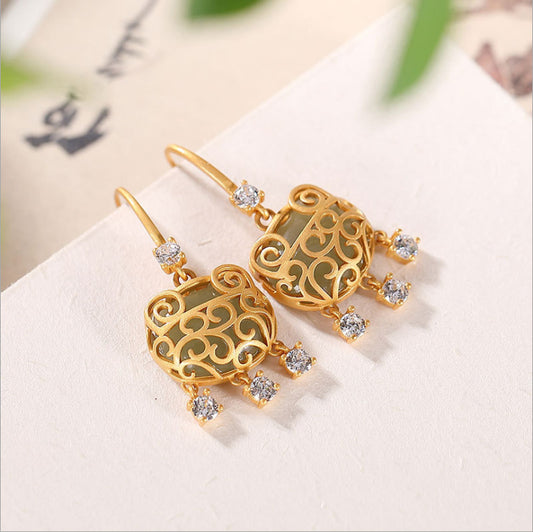 Romantic Gold Earring for Special Moments