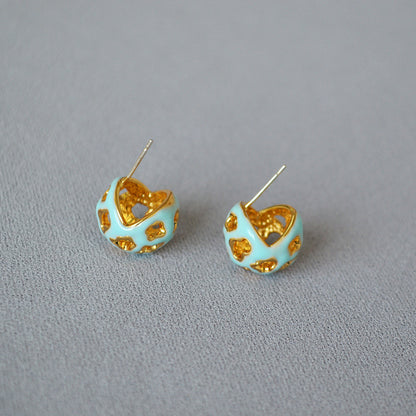 Classic Earring with Timeless Appeal