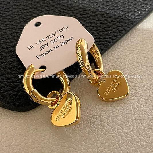 Charming Gold Earring for Any Occasion