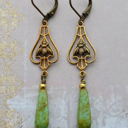Classic Gold Earring with Timeless Appeal