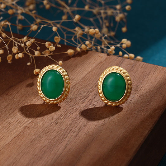 Charming Gold Earring for Any Occasion