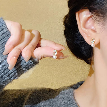 Beautiful Pearl Earring with Unique Style